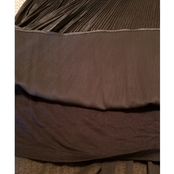 🖤FREE PEOPLE BLACK ACCORDION PLEATED MINI SKIRT🖤 - Picture 3 of 6